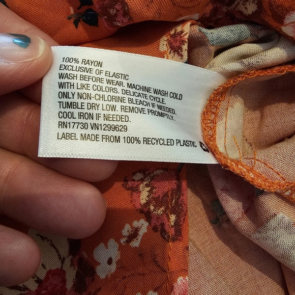 HP🎊Smocked Bodice Long Sleeve Dress - Art Class - Picture 6 of 8